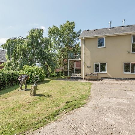 The Schoolhouse Bakehouse Apartment Бишъпс Касъл Екстериор снимка