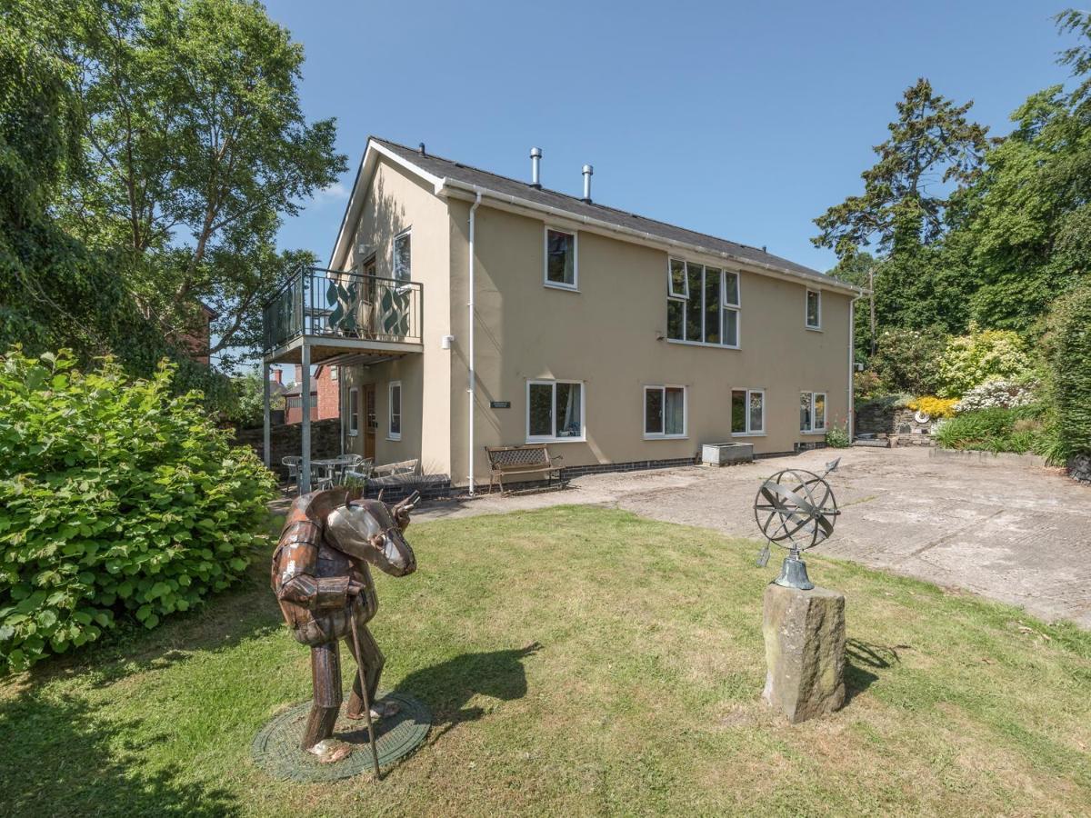 The Schoolhouse Bakehouse Apartment Бишъпс Касъл Екстериор снимка