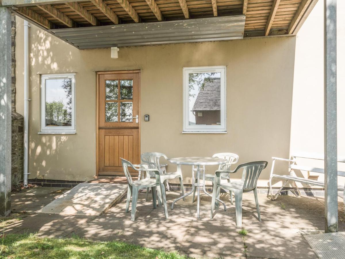 The Schoolhouse Bakehouse Apartment Бишъпс Касъл Екстериор снимка
