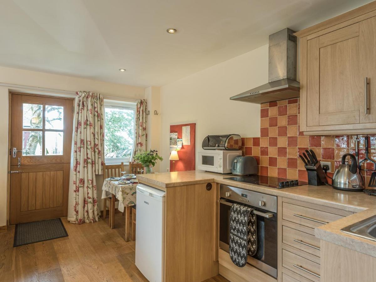 The Schoolhouse Bakehouse Apartment Бишъпс Касъл Екстериор снимка