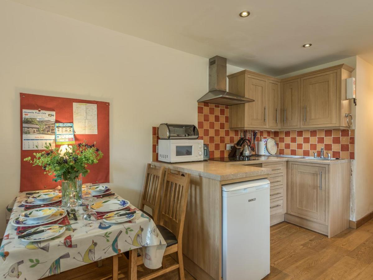 The Schoolhouse Bakehouse Apartment Бишъпс Касъл Екстериор снимка