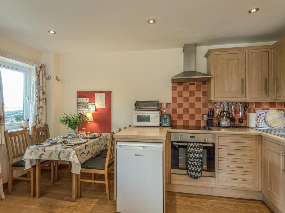 The Schoolhouse Bakehouse Apartment Бишъпс Касъл Екстериор снимка